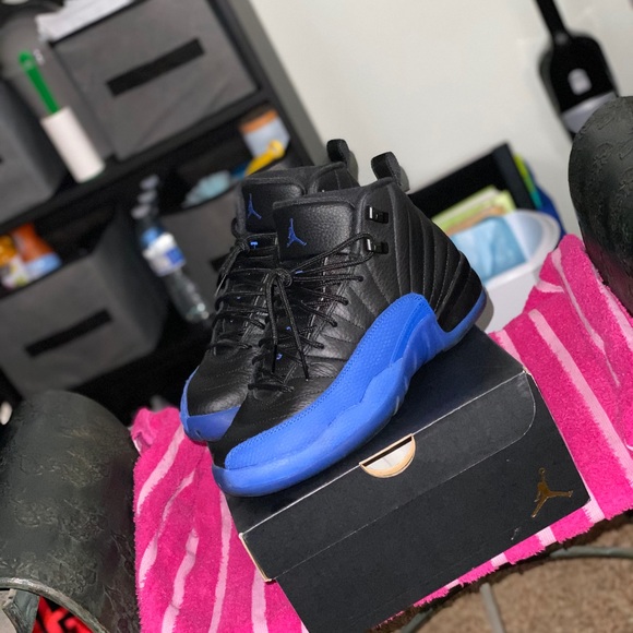 Jordan 12s royal games size 6.5y - Picture 2 of 5